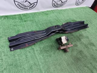 Крепление запасного колеса Land Cruiser Cygnus 2003 UZJ100 2UZ