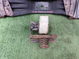 Крепление запасного колеса Land Cruiser Cygnus 2003 UZJ100 2UZ