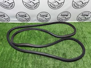 Уплотнительная резинка двери багажника Toyota Land Cruiser Cygnus 2003