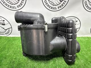 Корпус воздушного фильтра Bighorn 1999 UBS73GW 4JX1