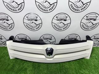 Решетка радиатора Toyota Ist 2004