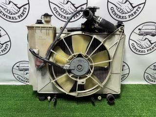 Радиатор охлаждения двигателя Toyota Ist 2004