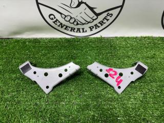 Крепление магнитофона Toyota Crown 2011