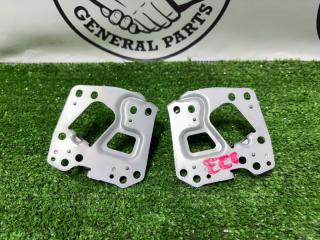 Крепление магнитофона Toyota Ipsum 2003