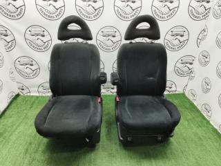 Сиденья комплект передняя Mitsubishi Delica 1997