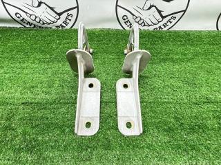 Петля капота Isuzu Bighorn 2000