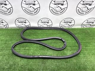 Уплотнительная резинка двери багажника Toyota Ist 2002