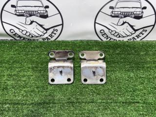 Фото запчасти петля двери багажника Toyota Land Cruiser 1996 контрактная запчасть Запчасть петля двери багажника Toyota Land Cruiser 1996