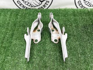 Петля капота Toyota Cresta 2000