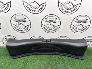 Запчасть накладка замка багажника Honda Fit 2010