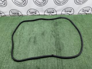 Уплотнительная резинка двери багажника BMW 525i 2008