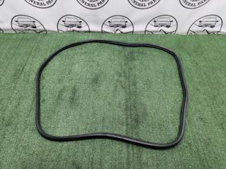 Уплотнительная резинка двери багажника Honda Fit 2010