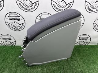 Бардачок между сиденьями Toyota Prius 2011