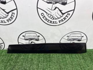 Ветровик на дверь задний правый Honda Fit 2004