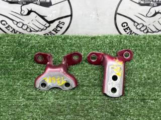 Запчасть петля двери передняя левая Toyota Prius Alpha 2013