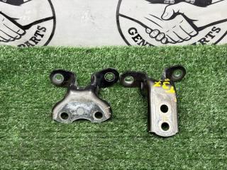 Запчасть петля двери передняя левая Toyota Prius 2011