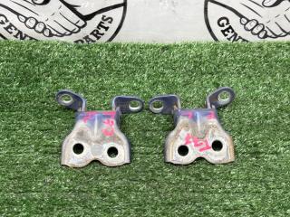 Запчасть петля двери передняя левая Toyota Starlet 1997