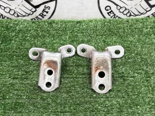 Запчасть петля двери передняя левая Toyota Rav4 2001