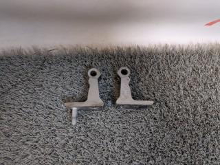 Запчасть петля двери передняя правая Audi Q7