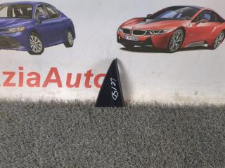 Запчасть накладка в салоне передняя правая Toyota Land Cruiser Prado