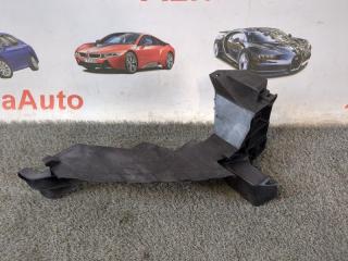 Запчасть кронштейн правый Audi Q7