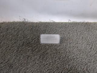 Запчасть плафон подсветки салона передний правый Toyota Camry