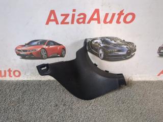 Запчасть накладка на порог салона передняя правая Mazda 3