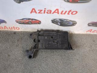 Запчасть крепление аккумулятора Volkswagen Passat