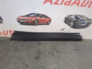 Запчасть накладка на порог салона задняя левая Toyota Camry