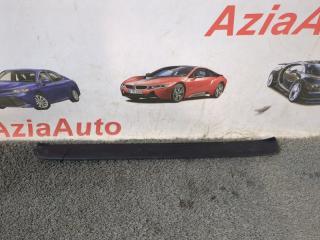 Запчасть накладка на порог салона передняя правая Toyota Camry