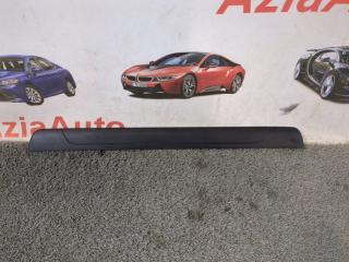 Запчасть накладка на порог салона передняя левая Toyota Camry