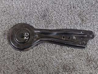 Запчасть крепление балки подвески заднее левое Toyota Camry