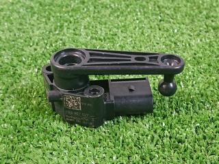 Запчасть датчик высоты дорожного просвета Volkswagen Tiguan