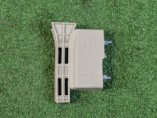 Запчасть направляющая стекла двери передняя левая Kia Stinger