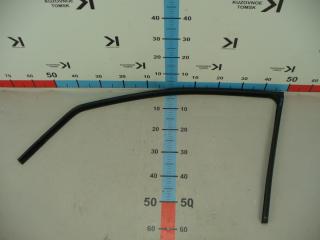 Запчасть уплотнитель стекла двери (внутренний) передний левый Ford Focus 2005