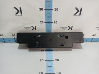 Накладка под номер Toyota Land Cruiser 2008-2021 Б/У Накладка под номер Toyota Land Cruiser 2008-2021