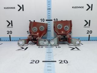 Петля двери передняя правая Ford Fiesta 2008