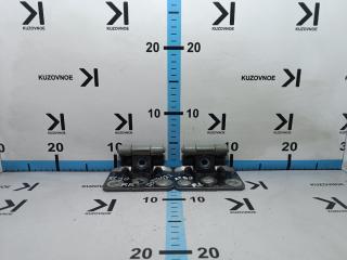 Запчасть петля крышки багажника правая Volvo XC90 2009