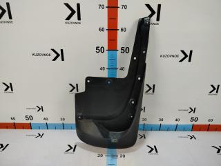 Запчасть брызговик задний правый Toyota Land Cruiser 2015