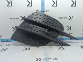 Запчасть заглушка в бампер передняя правая Mercedes-Benz E-Class