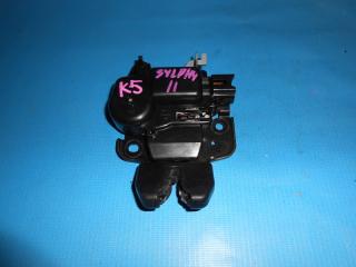 Запчасть замок багажника задний Nissan Bluebird Sylphy 2005