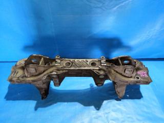 Балка поперечная передняя Toyota Hiace Regius 1997