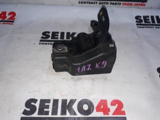 Фото запчасти блок предохранителей Toyota Avensis контрактная запчасть Запчасть блок предохранителей Toyota Avensis