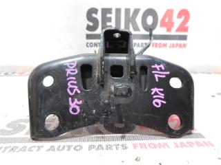 Подушка двигателя передняя левая Toyota Prius 2010