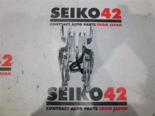 Запчасть крепление крышки багажника BMW 3-Series