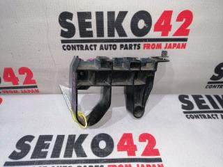 Запчасть крепление бампера переднее левое Honda Fit 2007