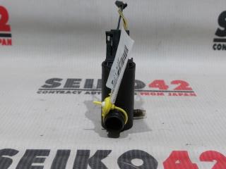 Запчасть мотор омывателя передний Mitsubishi Pajero IO 2001