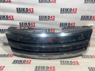 Решетка радиатора передняя Nissan Serena 2005