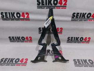 Крепление капота переднее Honda Fit Shuttle 2011