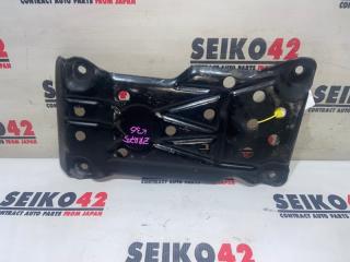 Запчасть защита редуктора задняя Toyota Voxy 2010